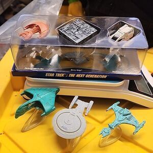 Lot of 6 Star Trek Micro Machines LGTI Enterprise Ships + Stands Galoob 1993